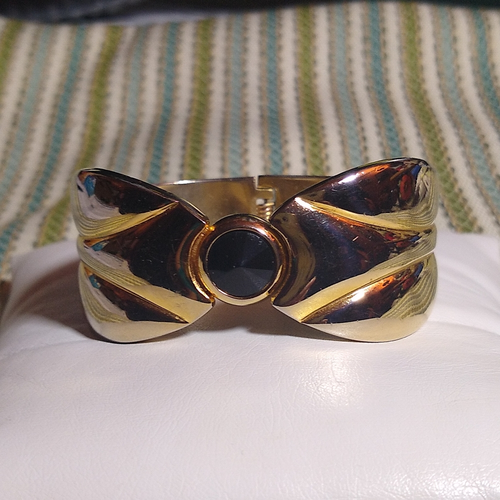 Vintage Gold and Black Clamp On Bracelet